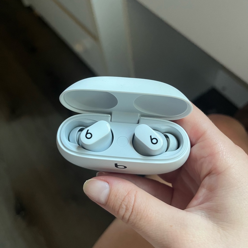 Beats Studio Buds